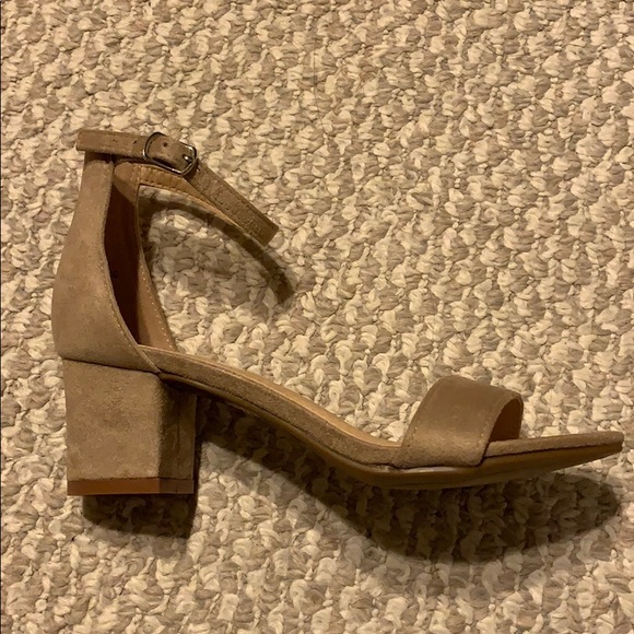 Heels - Picture 2 of 8